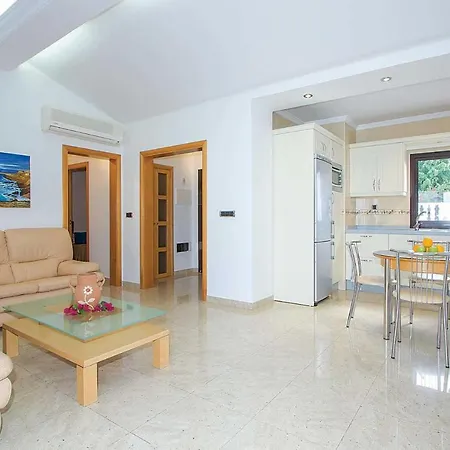 Eris Villa *